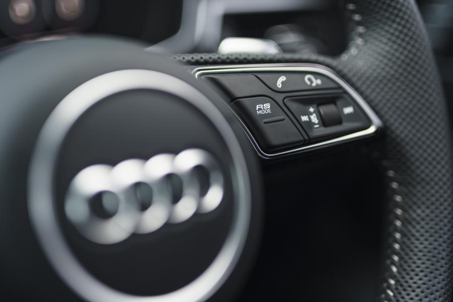 Детали интерьера Audi RS4 Avant (B9) 2020 года  (UK) (фото 84 из 99)